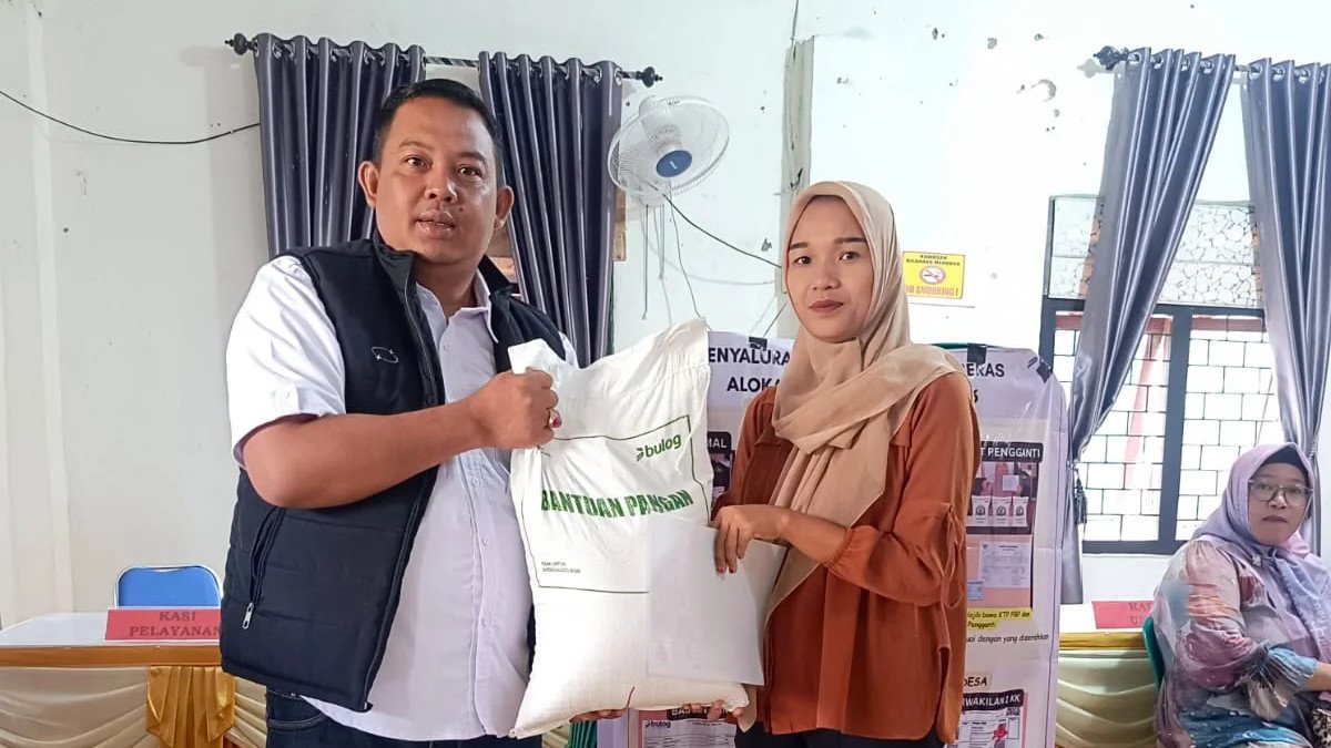 pembagian beras desa pekurun kecamatan abung pekurun 